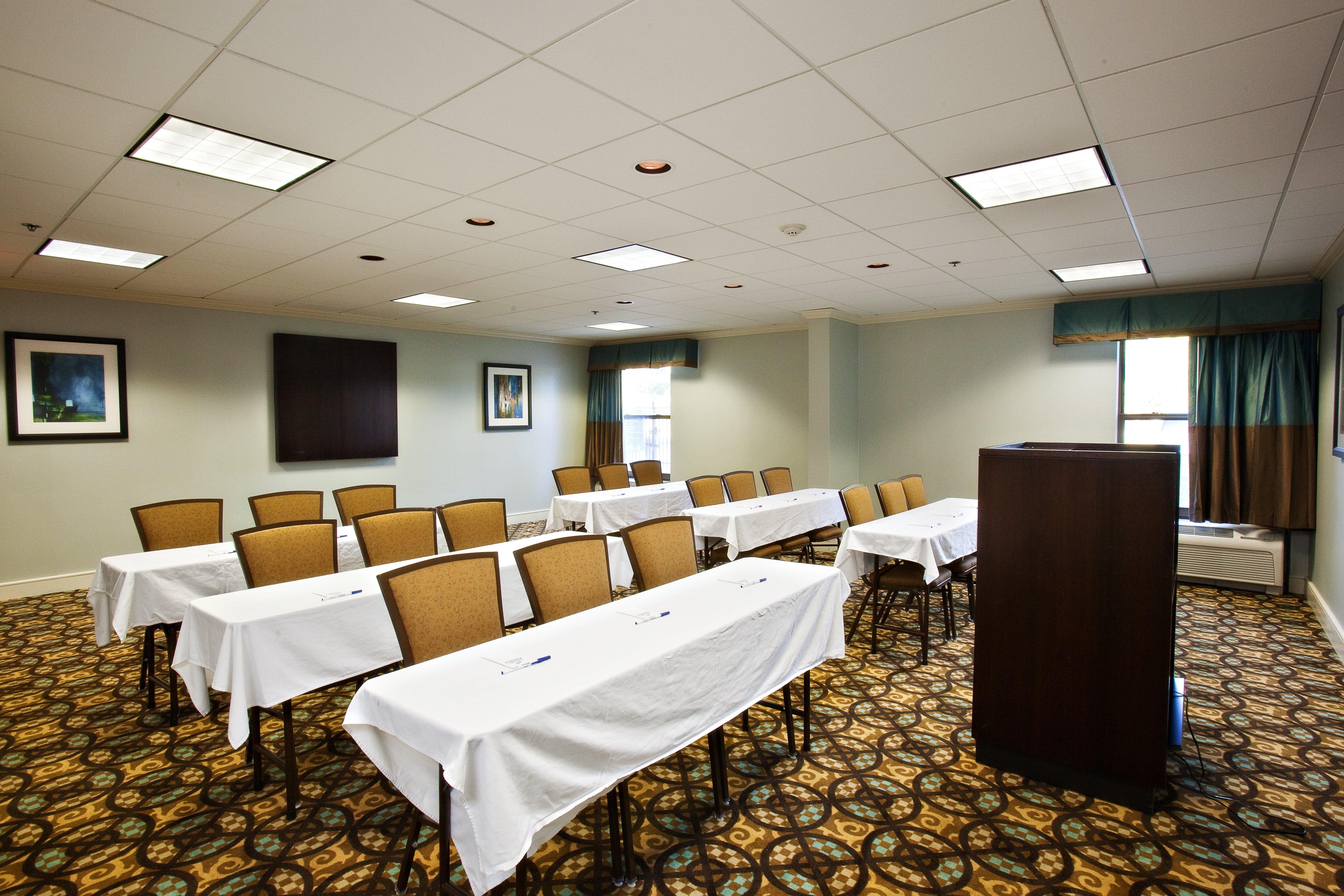 Holiday Inn Express Indianapolis Airport By Ihg Plainfield Exterior foto