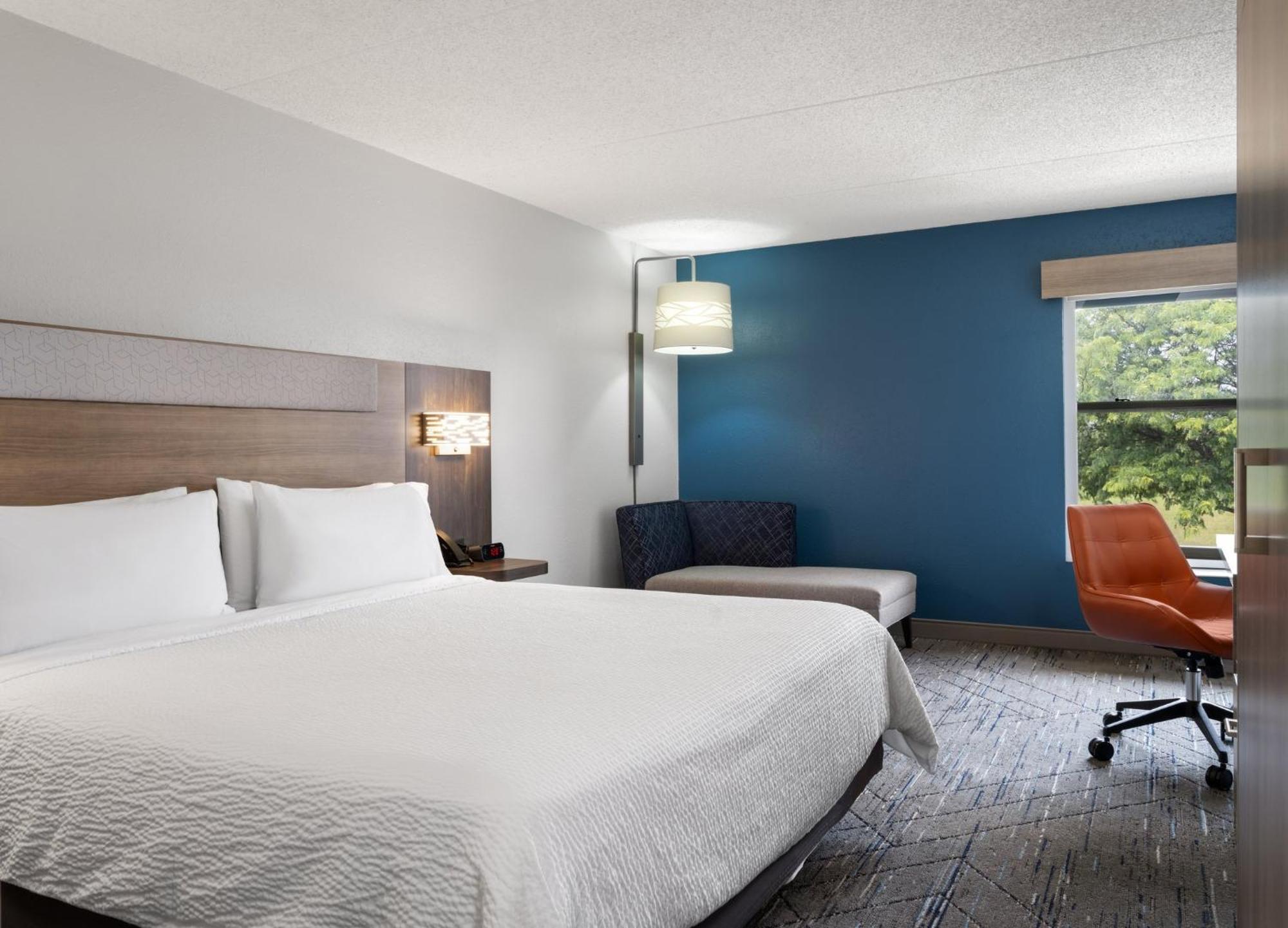 Holiday Inn Express Indianapolis Airport By Ihg Plainfield Exterior foto