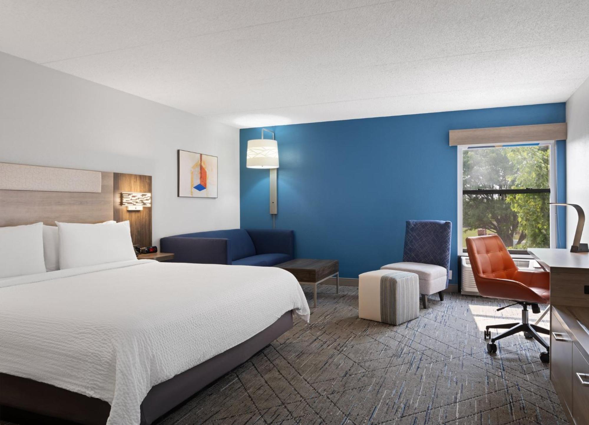 Holiday Inn Express Indianapolis Airport By Ihg Plainfield Exterior foto