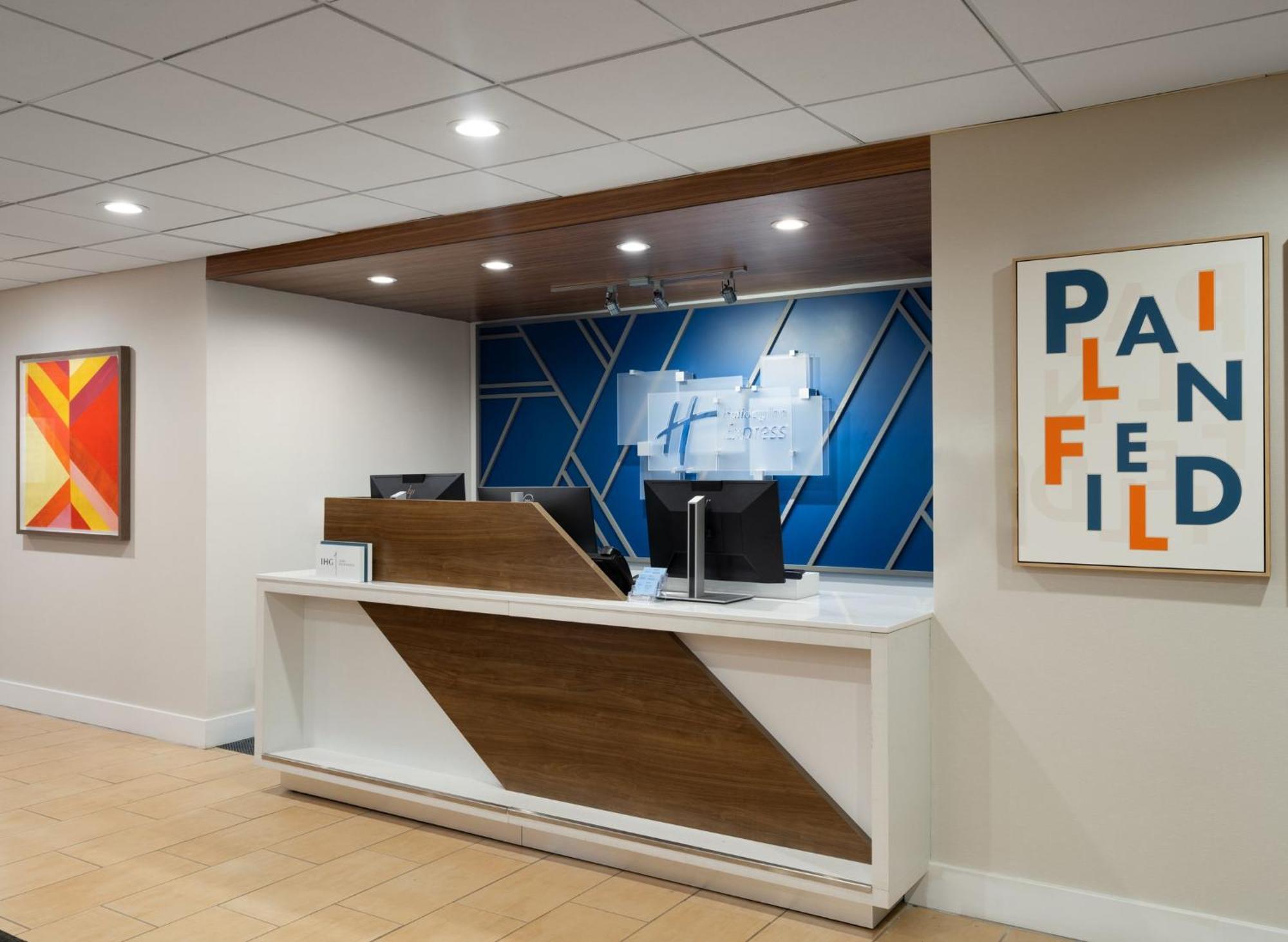 Holiday Inn Express Indianapolis Airport By Ihg Plainfield Exterior foto